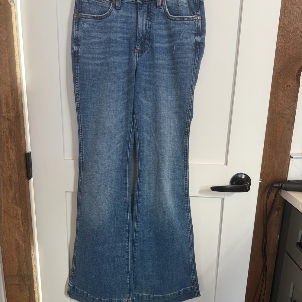 Wrangler Women's Boot Cut Jeans in Classic Blue